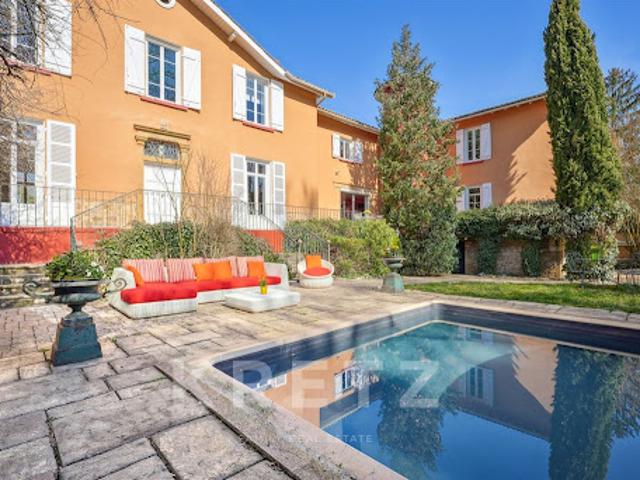 Maison avec piscine et terrasse
