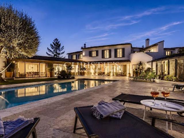 Maison avec piscine et terrasse