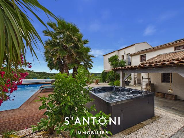 Maison avec piscine et terrasse