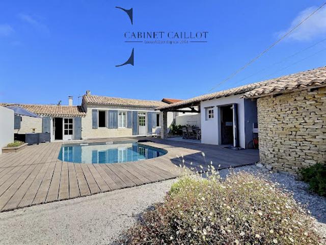 Maison avec piscine et terrasse