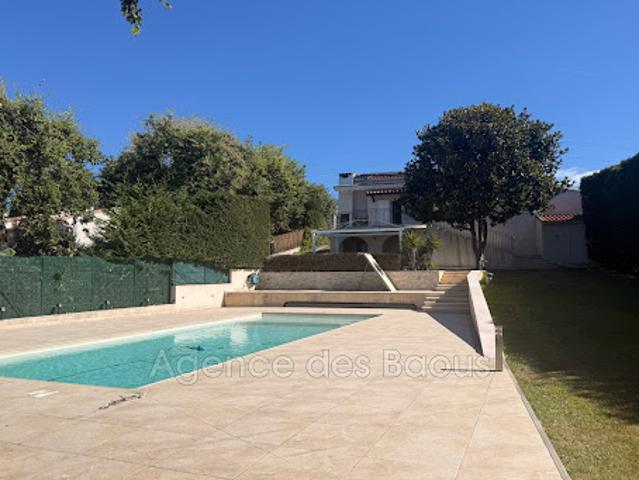 Maison avec piscine et terrasse