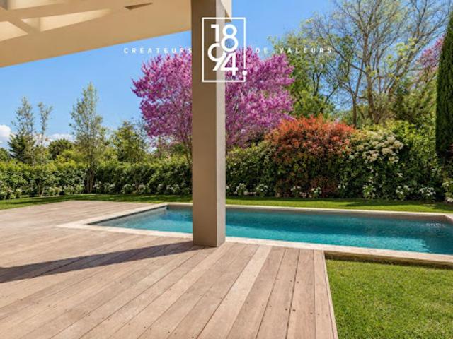 Maison avec piscine et terrasse