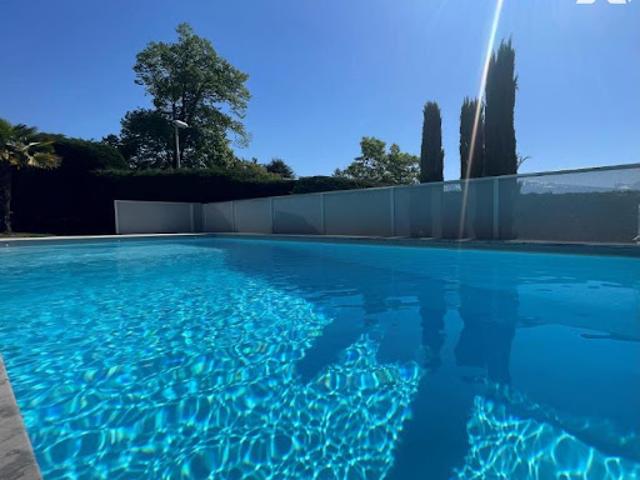 Maison avec piscine et terrasse