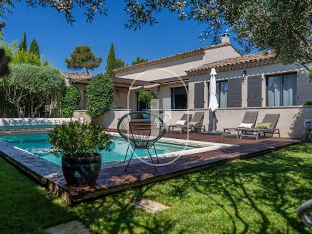 Maison avec piscine et terrasse