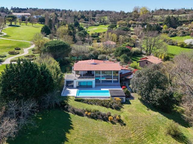 Maison avec piscine et terrasse