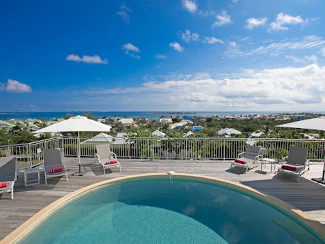 Maison avec piscine et terrasse