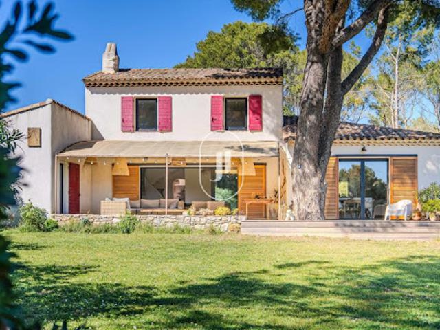 Maison avec piscine et terrasse