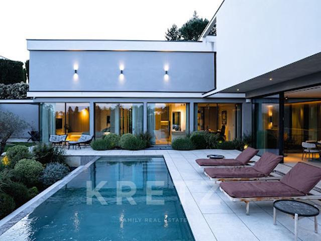 Maison avec piscine et terrasse