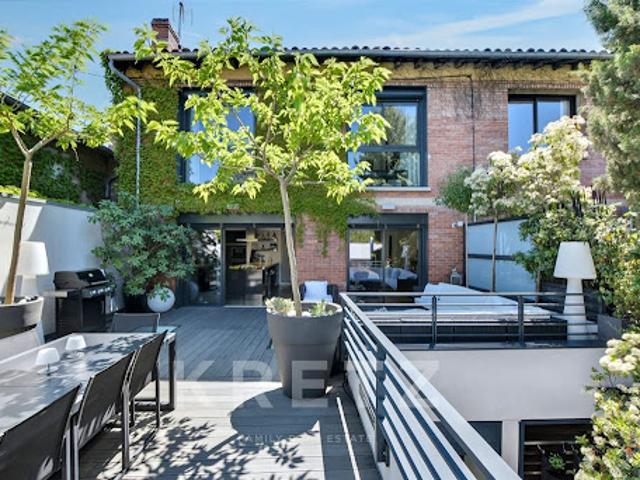 Maison avec piscine et terrasse