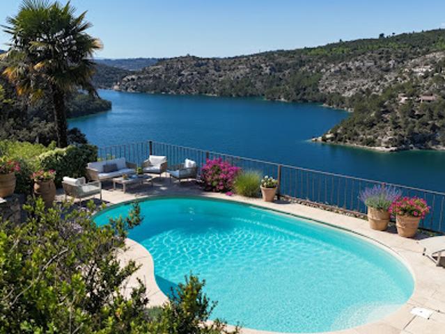 Maison avec piscine et terrasse
