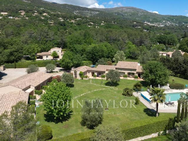 Maison avec piscine et terrasse