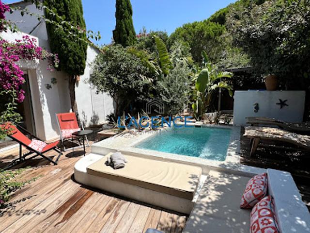 Maison avec piscine et terrasse