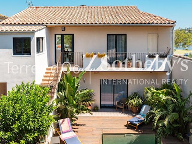 Maison avec piscine et terrasse