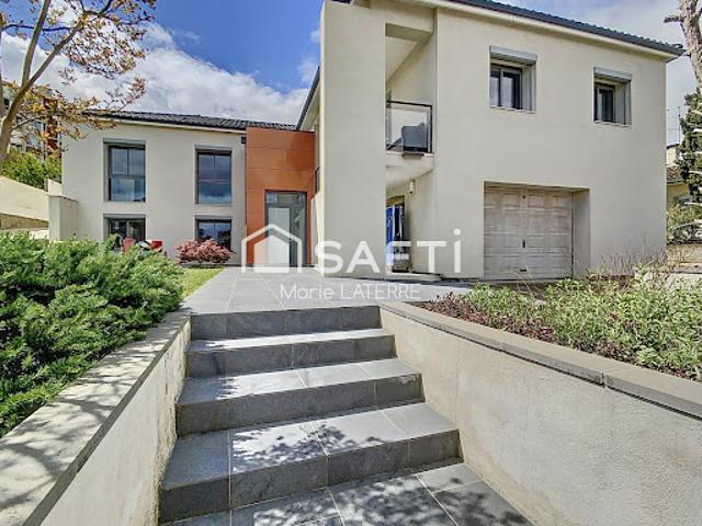 Maison avec piscine et terrasse