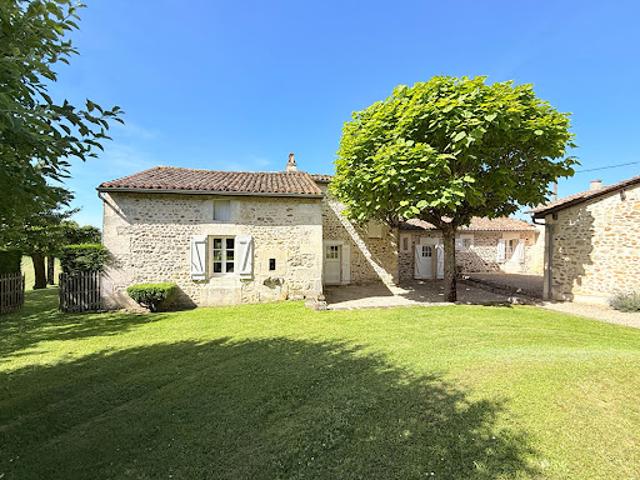Maison avec piscine et terrasse
