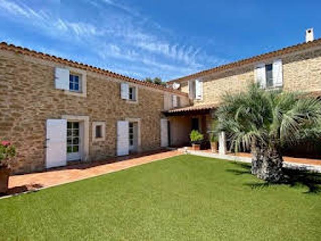 Maison avec piscine et terrasse