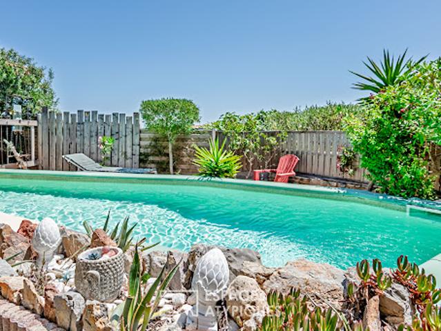 Maison avec piscine et terrasse