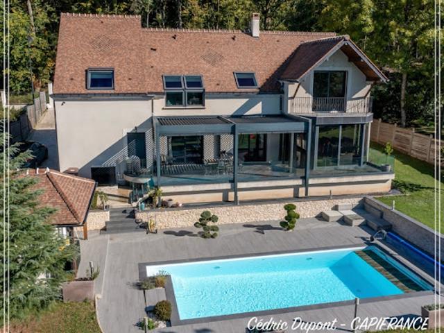 Maison avec piscine et terrasse