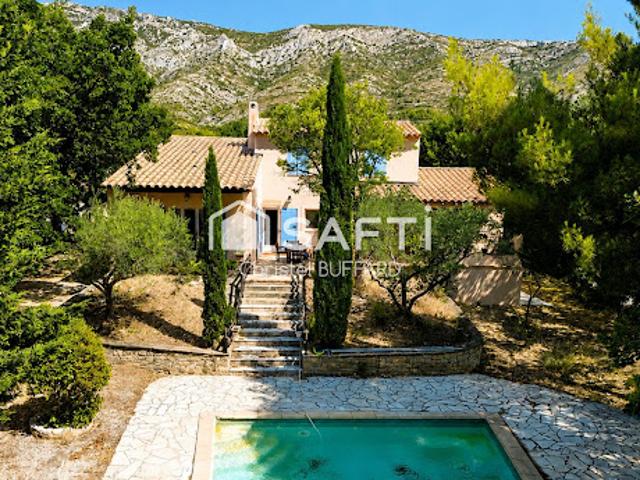 Maison avec piscine et terrasse