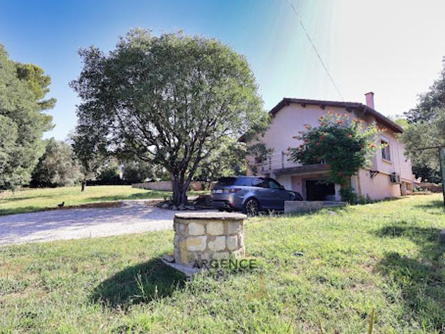 Maison avec piscine et terrasse