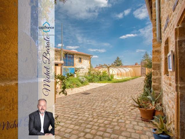 Maison avec piscine et terrasse