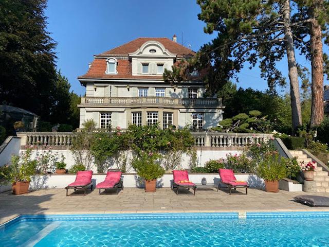 Maison avec piscine et terrasse