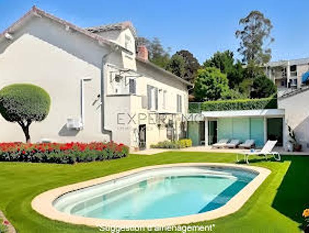 Maison avec piscine et jardin