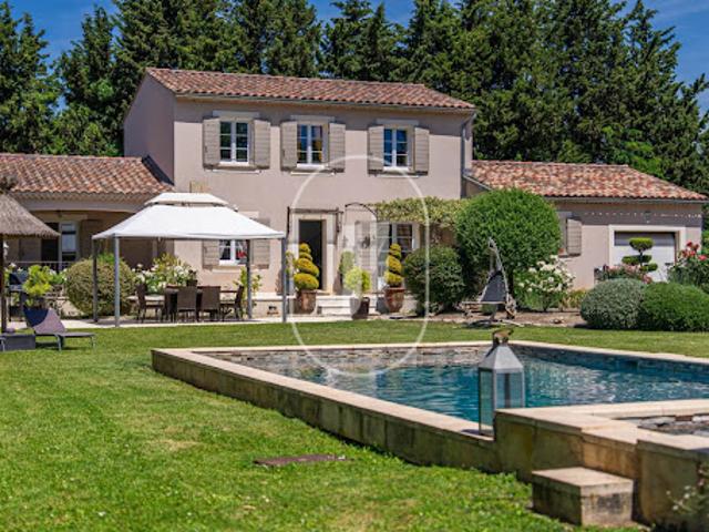 Maison avec piscine et terrasse