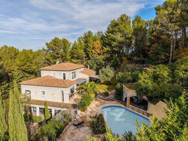Maison avec piscine et terrasse