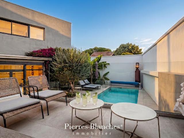 Maison avec piscine et terrasse