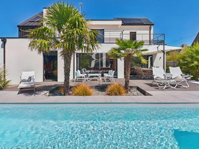 Maison avec piscine et terrasse