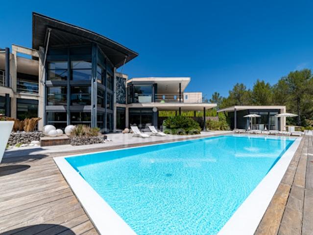 Maison avec piscine et terrasse