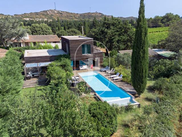 Maison avec piscine et terrasse