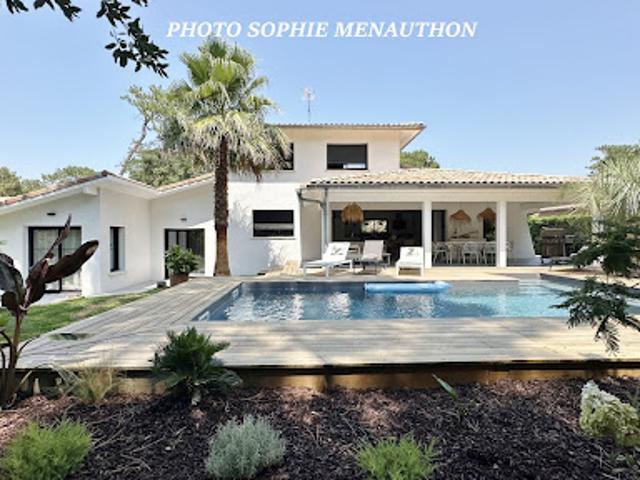 Maison avec piscine et terrasse