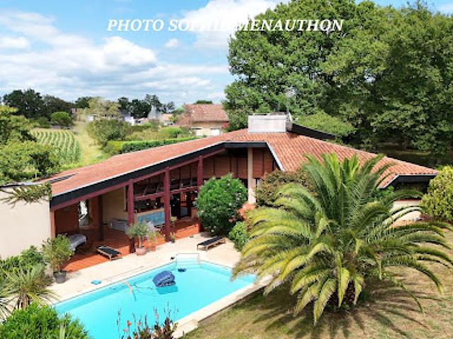 Maison avec piscine et terrasse