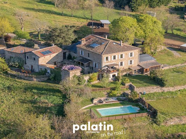 Maison avec piscine et terrasse