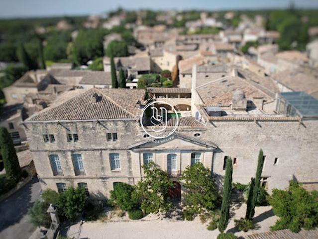 Maison avec piscine et terrasse