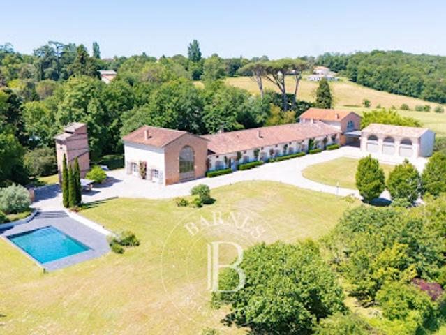 Maison avec piscine et terrasse