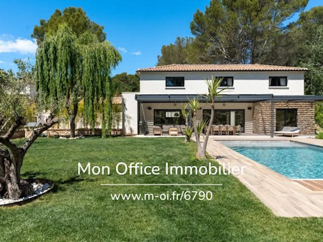 Maison avec piscine et terrasse