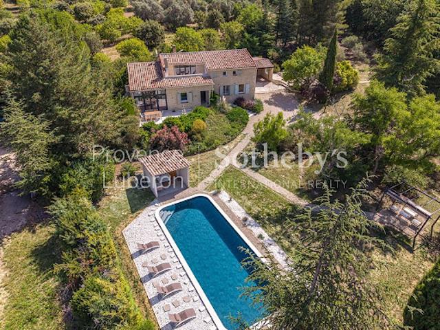 Maison avec piscine et terrasse