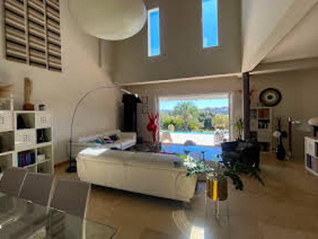 Maison avec Piscine et Terrasse