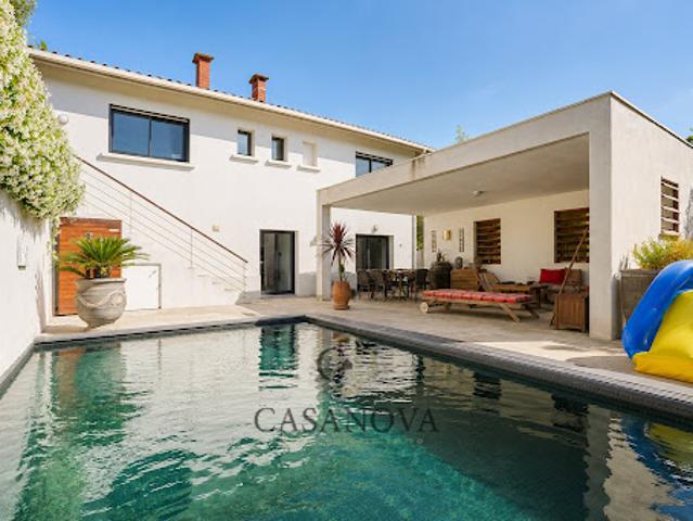 Maison avec piscine et terrasse