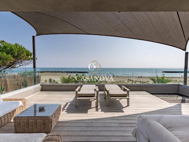Maison avec piscine et terrasse