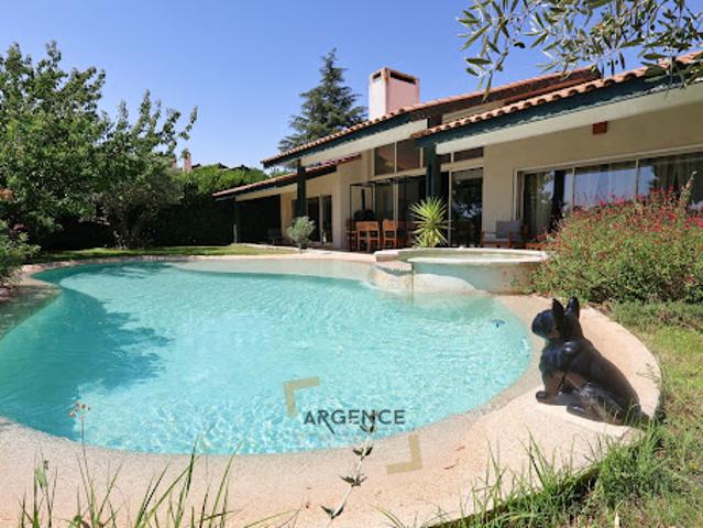 Maison avec piscine et terrasse