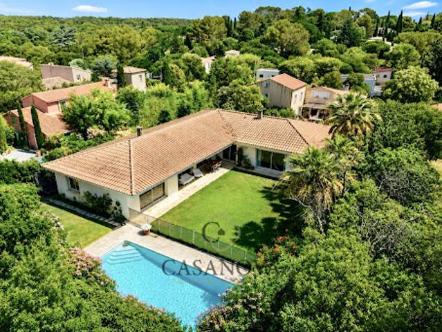 Maison avec piscine et terrasse