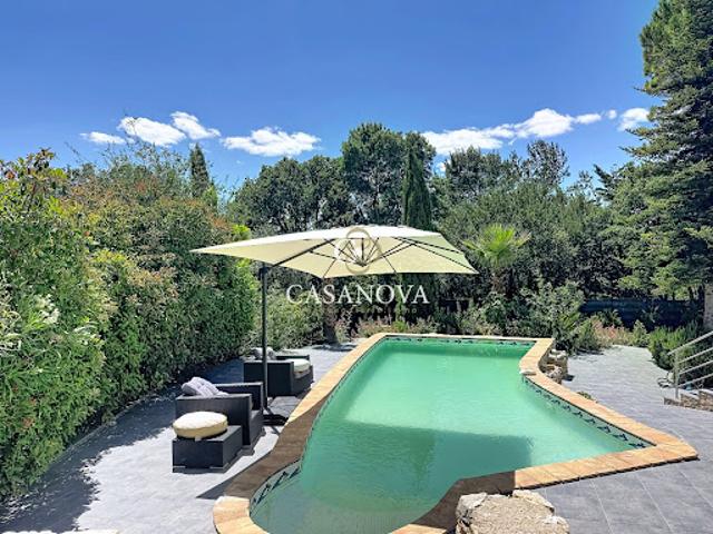 Maison avec piscine et terrasse