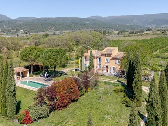 Maison avec piscine et terrasse