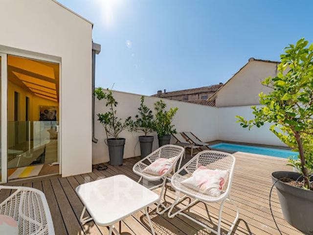 Maison avec piscine et terrasse