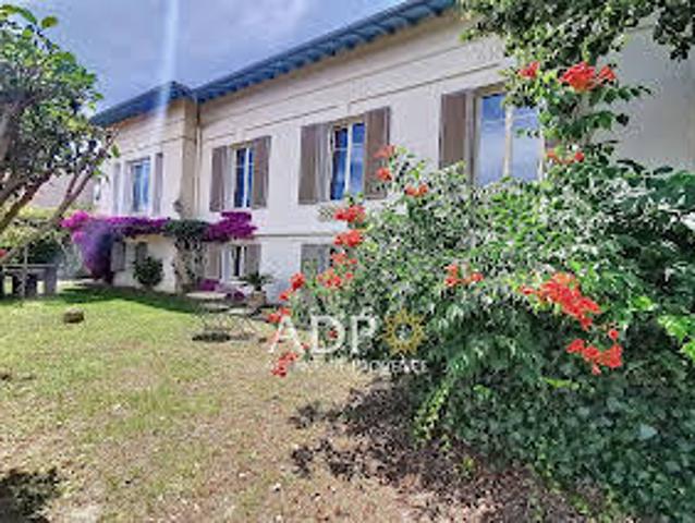 Maison avec Piscine et Terrasse