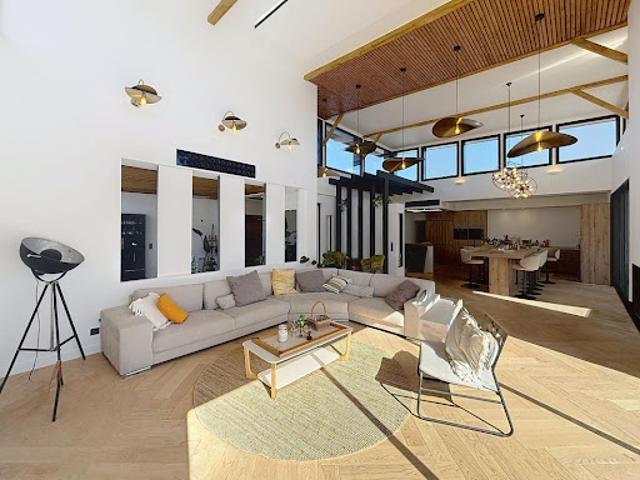 Maison avec piscine et terrasse